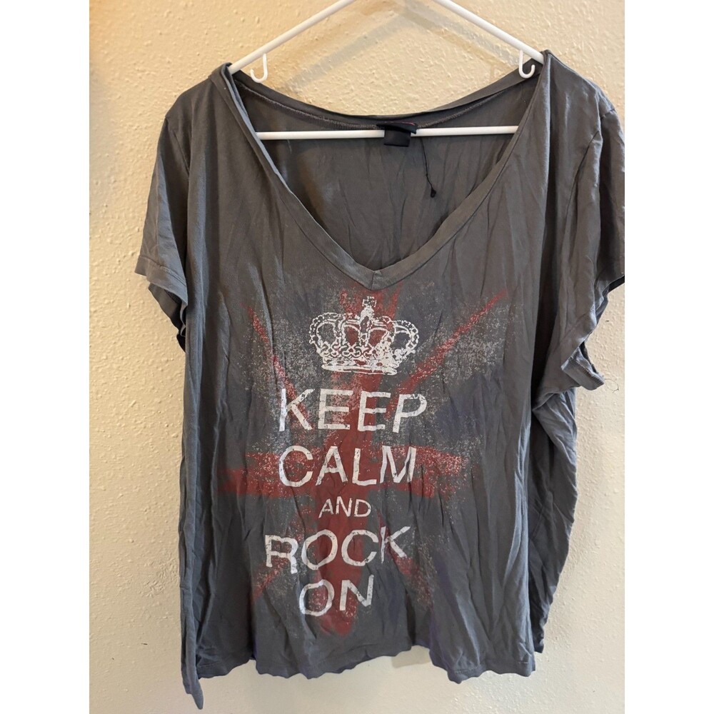 Torrid Keep Calm And Rock On Union Jack Graphic V-Neck T-Shirt Gray Size 3X